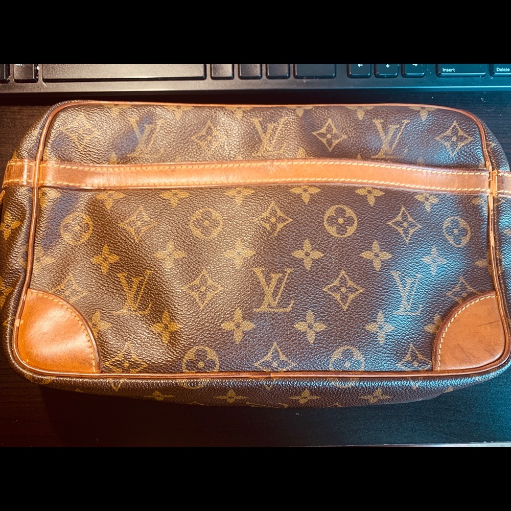 Louis Vuitton Compeigne 28 Bag